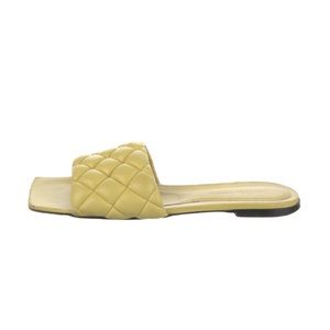 Bottega Veneta butter yellow leather slides size 9.5